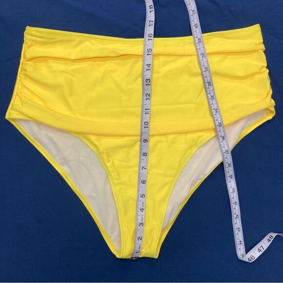 Swim Bikini SZ 2XL Yellow Padded Cups Halter Top New Without Tags Lined Ruched - Picture 10 of 13